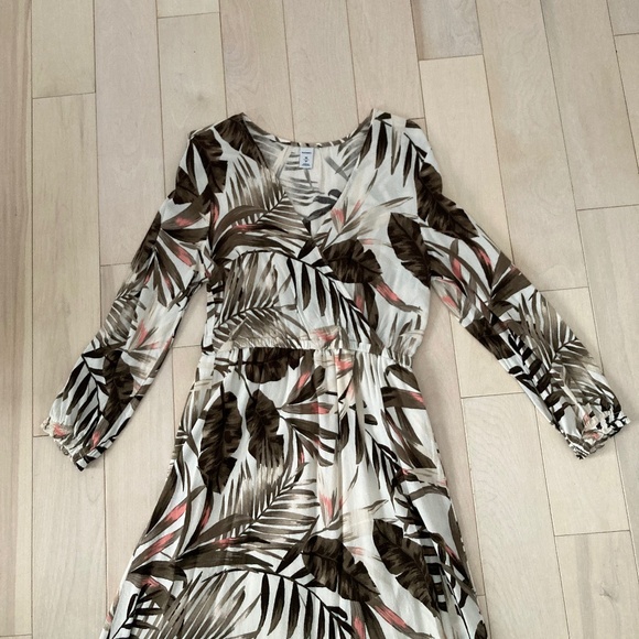 Old Navy Waist-Defined Cross-Front Crepe Dress - XS - Picture 3 of 10